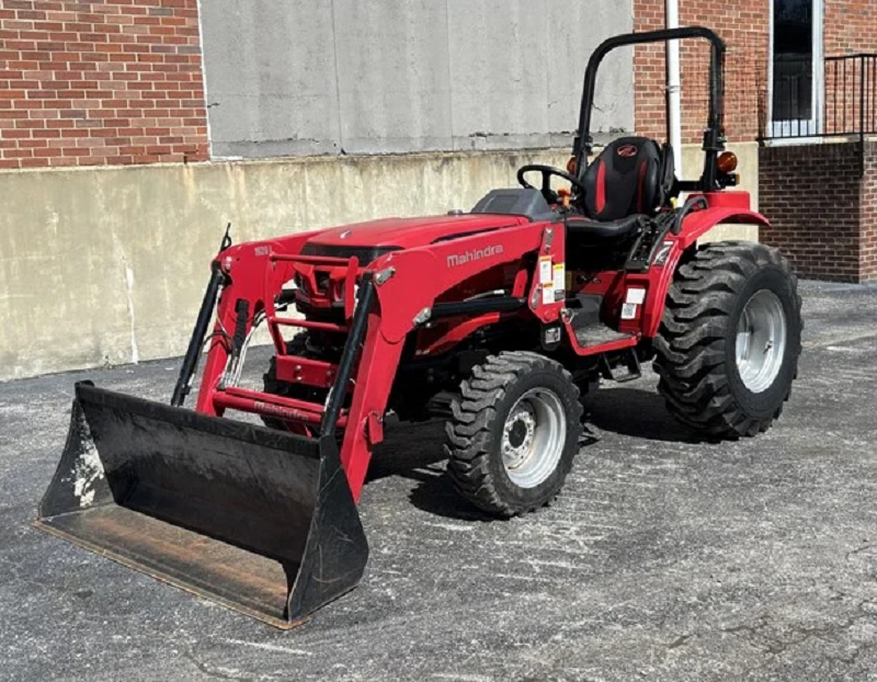 2022 Mahindra 1626 Tractor
